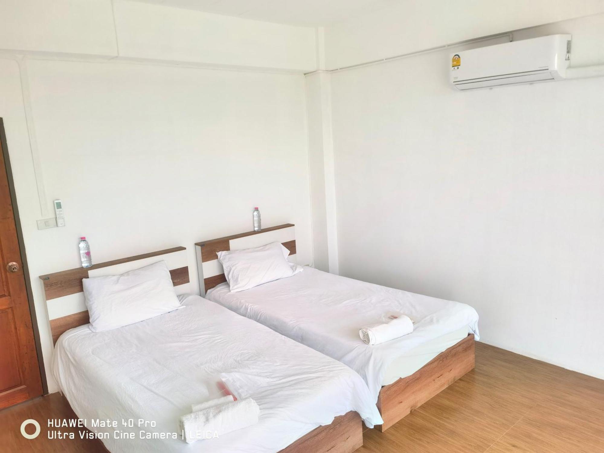 115 Townhouse Hotel Ban Khlong Krang Exterior photo