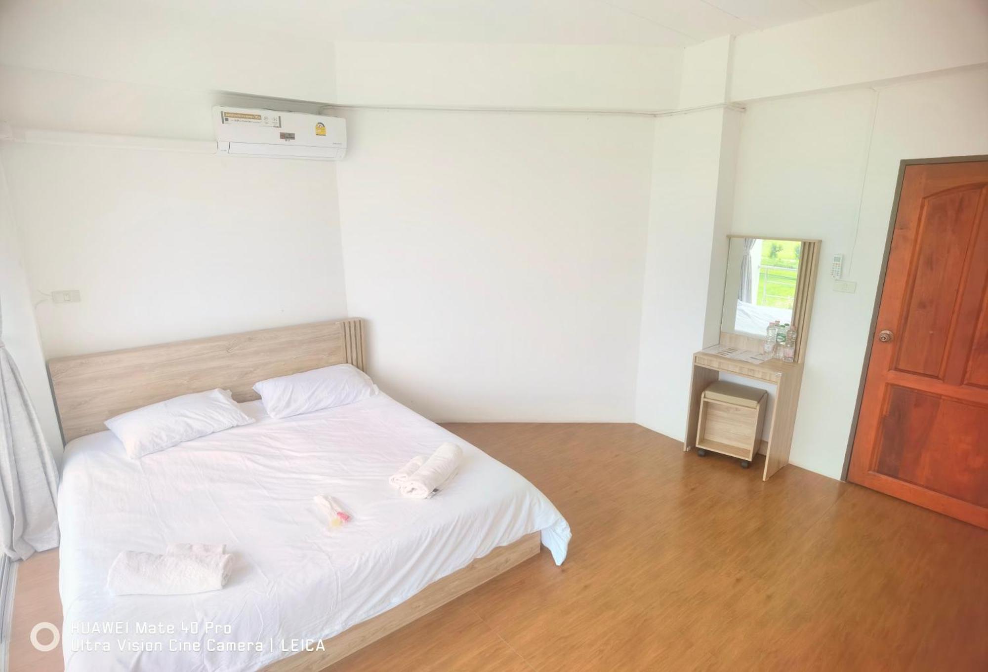 115 Townhouse Hotel Ban Khlong Krang Exterior photo